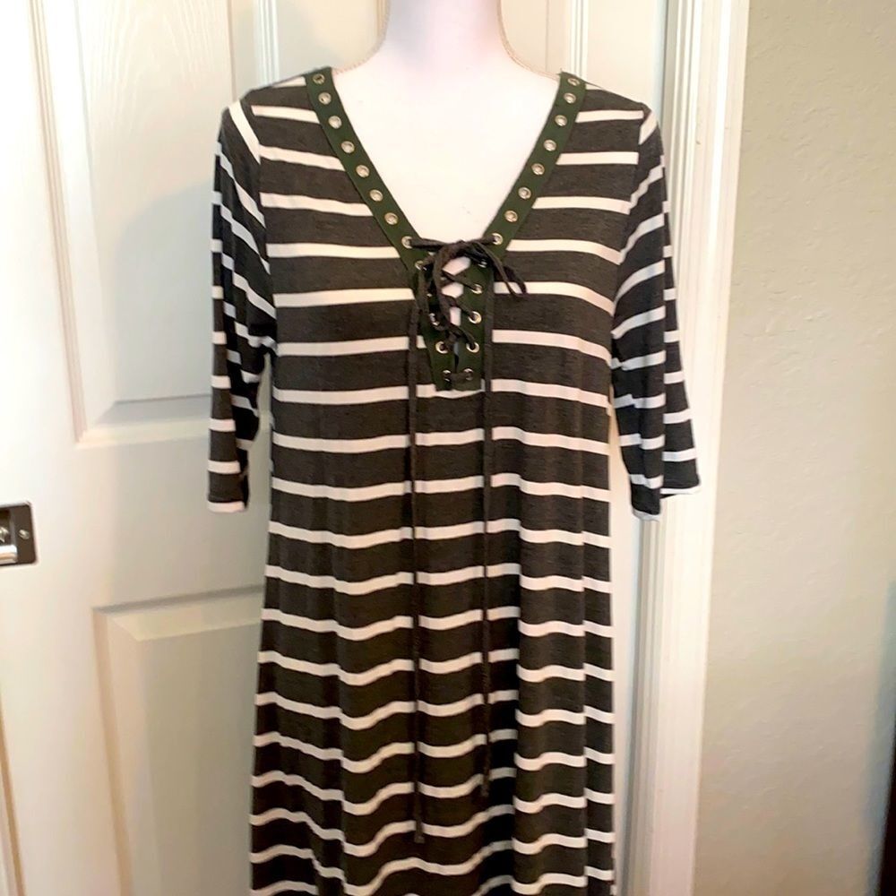 EXIST Gray striped Dress L👗👗👗👗👗👗👗